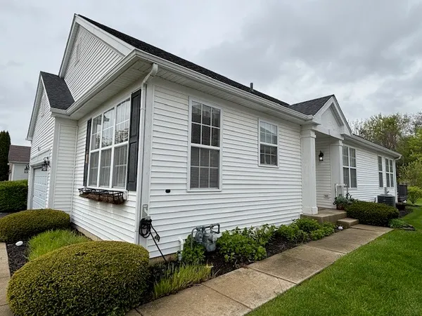 $375,000 | 93 Netherlands Drive, Antioch, IL 60002