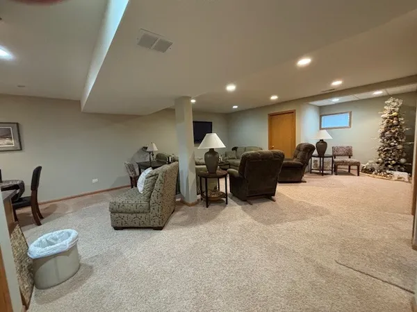 $375,000 | 93 Netherlands Drive, Antioch, IL 60002