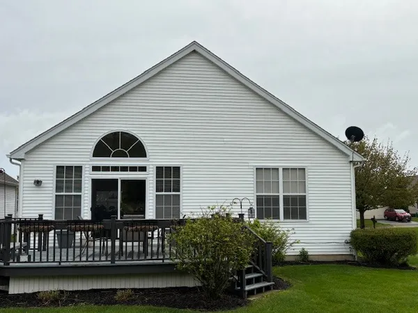 $375,000 | 93 Netherlands Drive, Antioch, IL 60002
