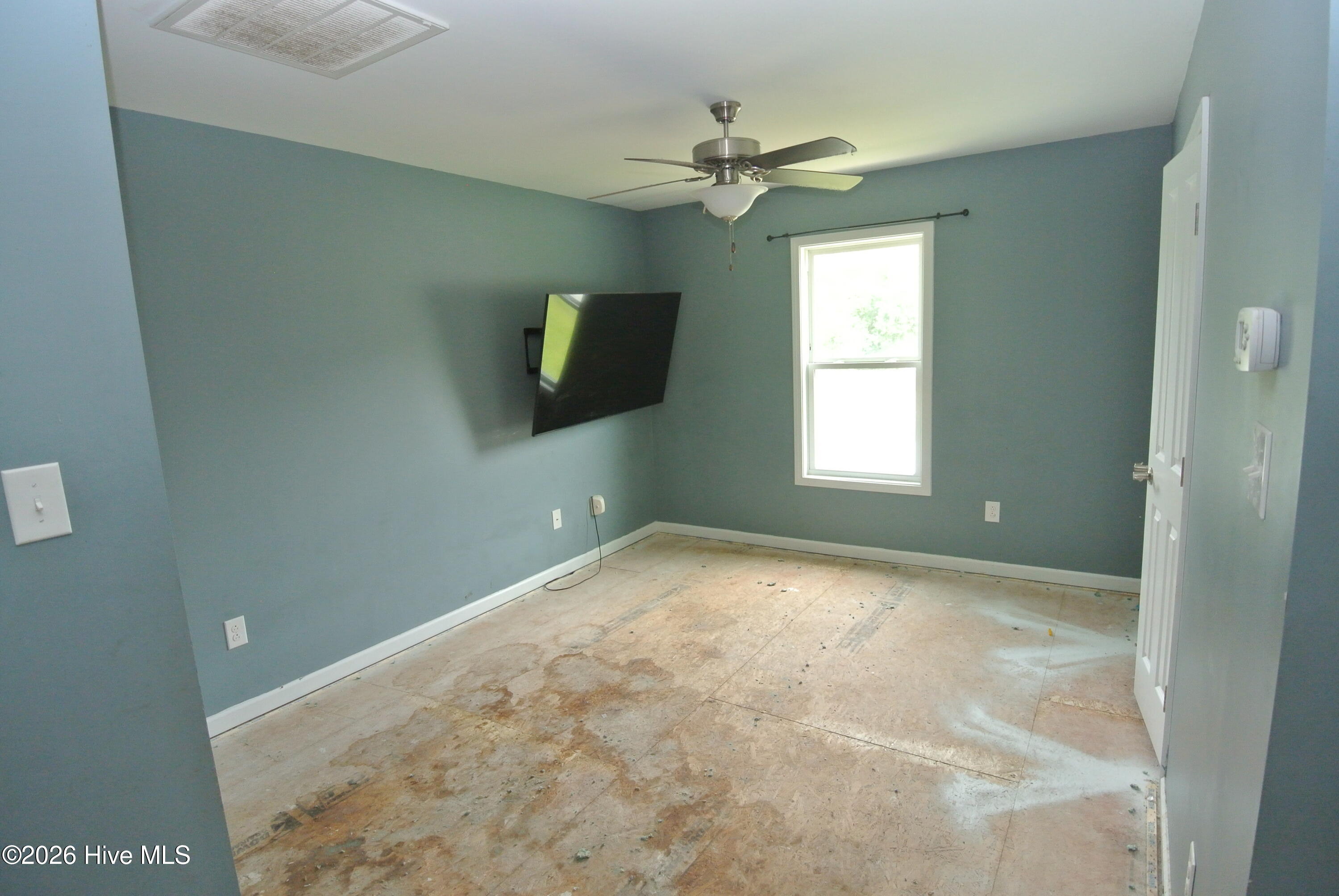 315 Station House Road New Bern, NC 28562 - Photo 16 of 28 Play area upstairs before going into the master bedroom
