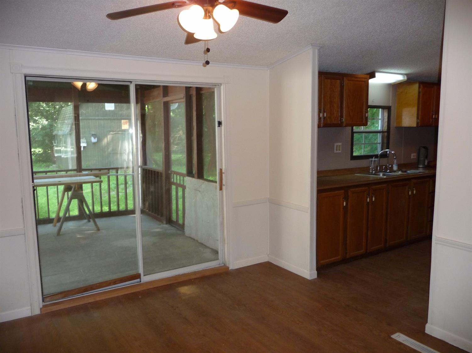 11889 Old Colony Road Demotte, IN 46310 - Photo 3 of 10
