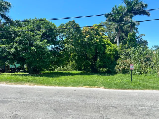 $300,000 | 197 West Main Street, Pahokee, FL 33476