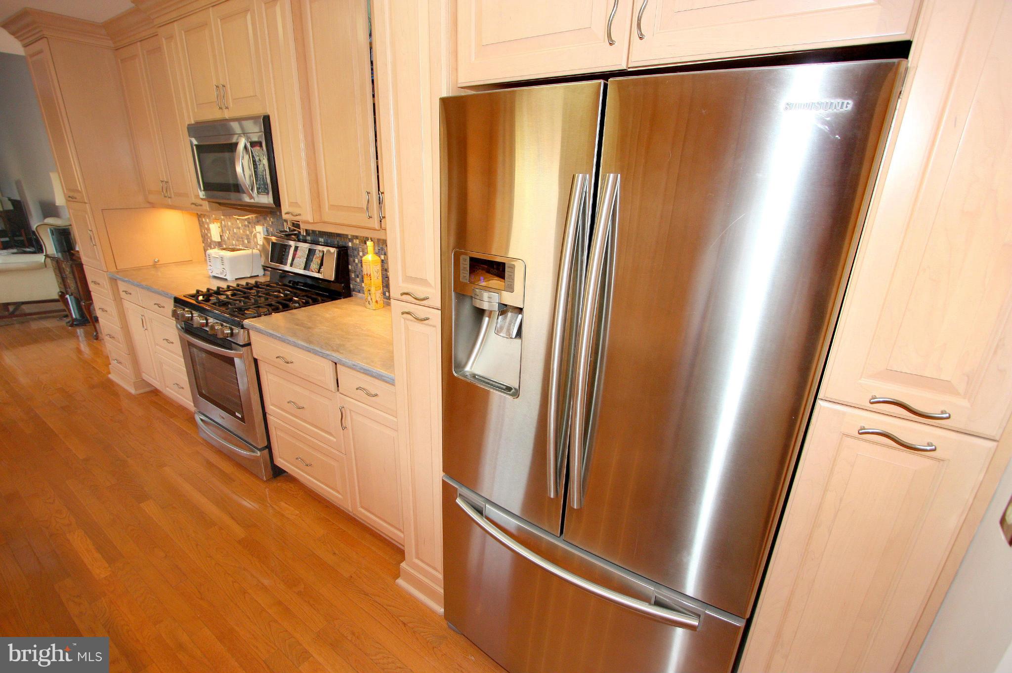 2012 Serpentine Terrace Silver Spring, MD 20904 - Photo 11 of 30 Kitchen