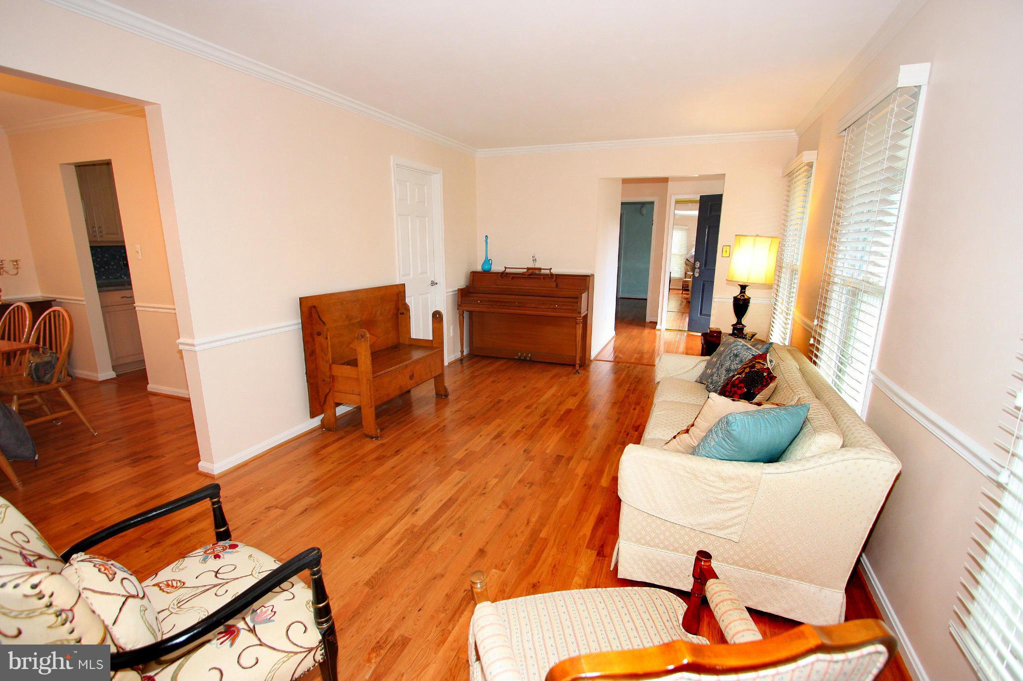 2012 Serpentine Terrace Silver Spring, MD 20904 - Photo 5 of 30 Living Room
