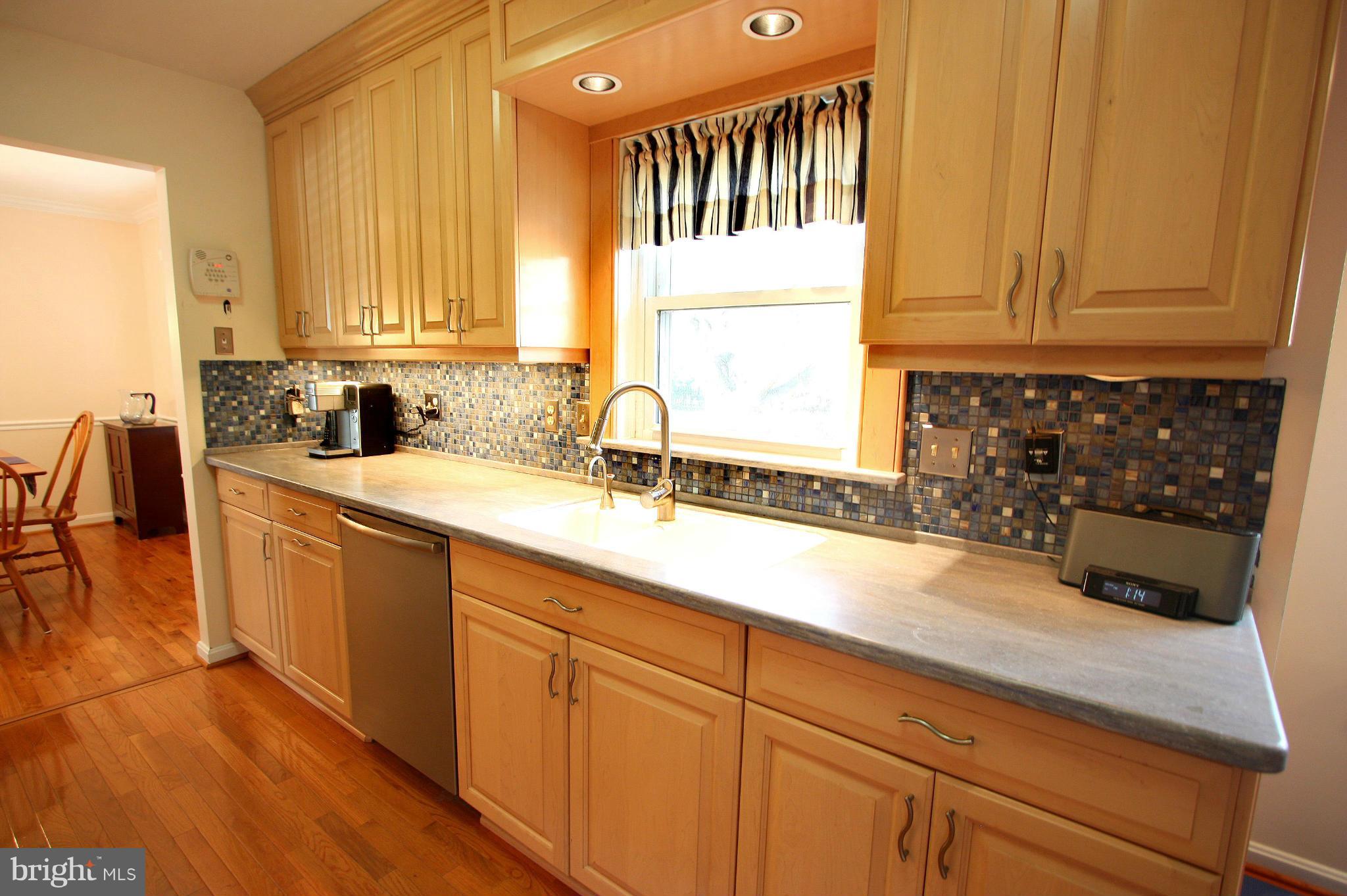 2012 Serpentine Terrace Silver Spring, MD 20904 - Photo 9 of 30 Kitchen