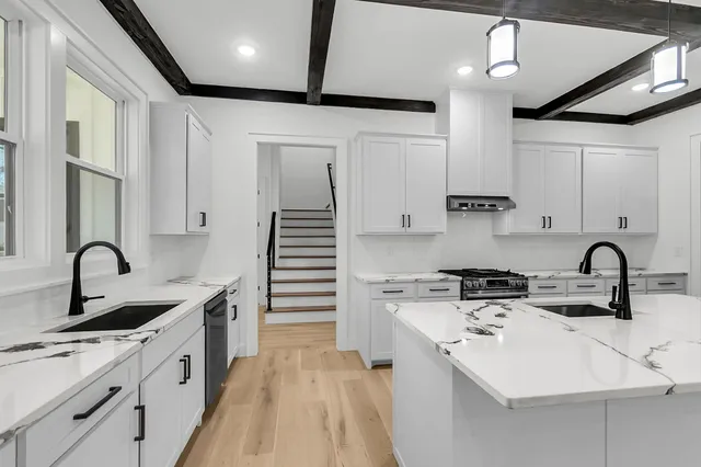 $950,000 | 142 Argosy Drive, Summerville, SC 29483