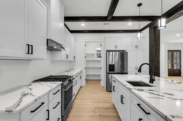 $950,000 | 142 Argosy Drive, Summerville, SC 29483