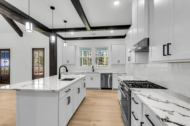 $950,000 | 142 Argosy Drive, Summerville, SC 29483