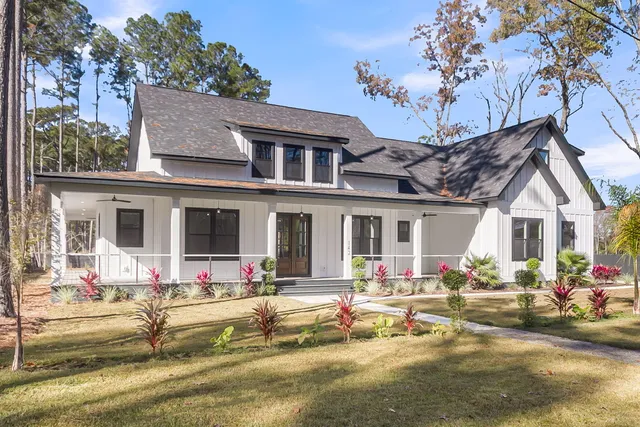 $950,000 | 142 Argosy Drive, Summerville, SC 29483