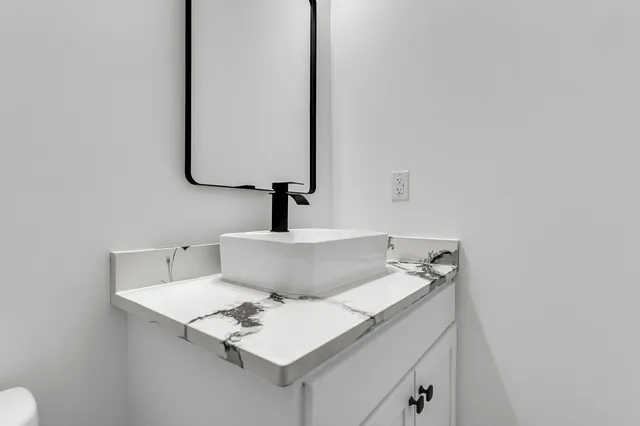 $950,000 | 142 Argosy Drive, Summerville, SC 29483