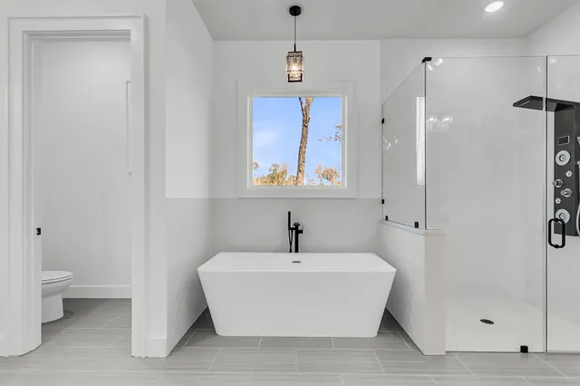 $950,000 | 142 Argosy Drive, Summerville, SC 29483