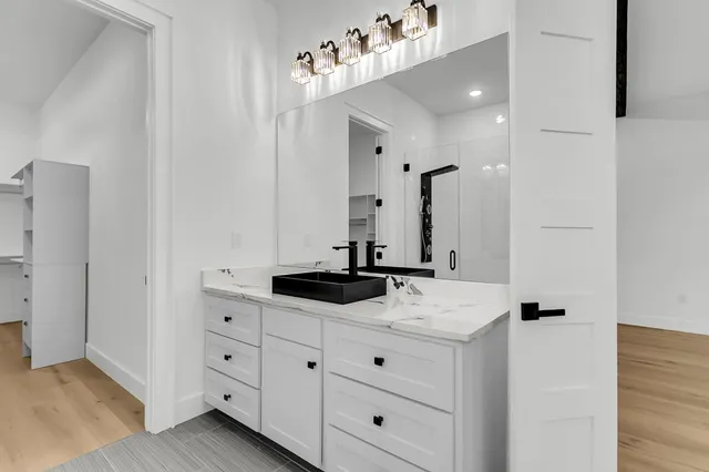 $950,000 | 142 Argosy Drive, Summerville, SC 29483