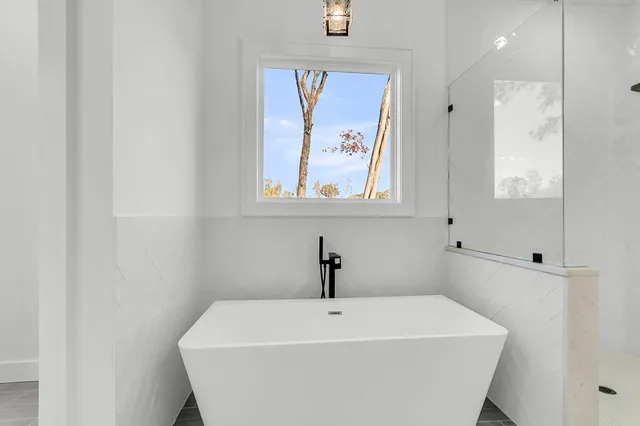 $950,000 | 142 Argosy Drive, Summerville, SC 29483