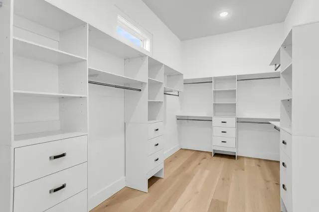 $950,000 | 142 Argosy Drive, Summerville, SC 29483