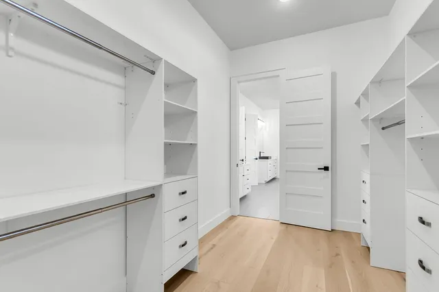 $950,000 | 142 Argosy Drive, Summerville, SC 29483