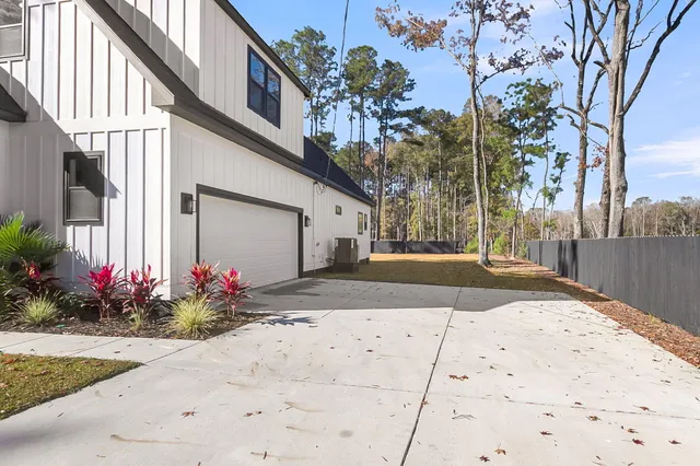 $950,000 | 142 Argosy Drive, Summerville, SC 29483