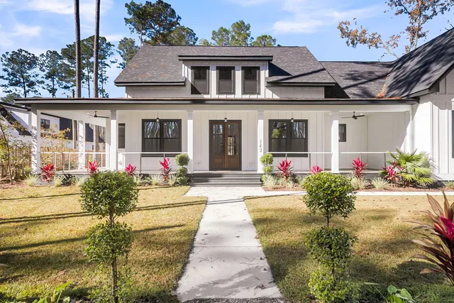 $950,000 | 142 Argosy Drive, Summerville, SC 29483