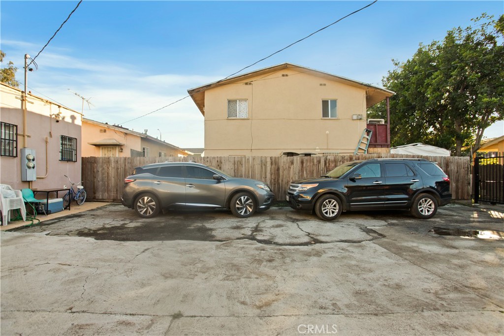 8449 Main Street Los Angeles, CA 90003 - Photo 12 of 17 a view of a car in front of a house