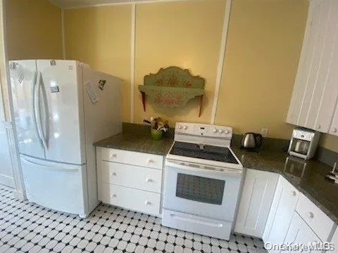 $6,000 | 102 Marine Walk, Bay Shore, NY 11706