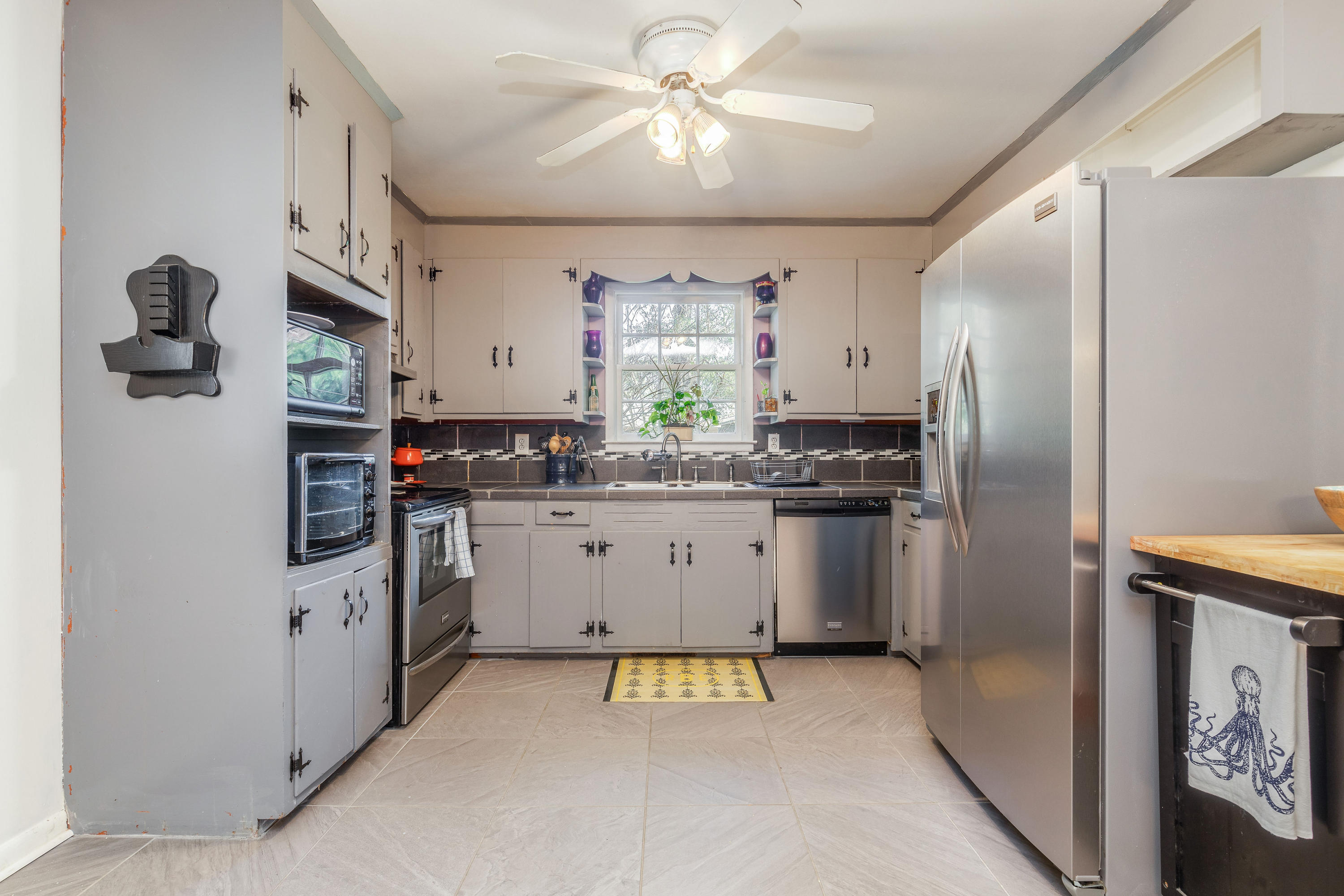 1246 Julian Clark Road Charleston, SC 29412 - Photo 4 of 17 Kitchen
