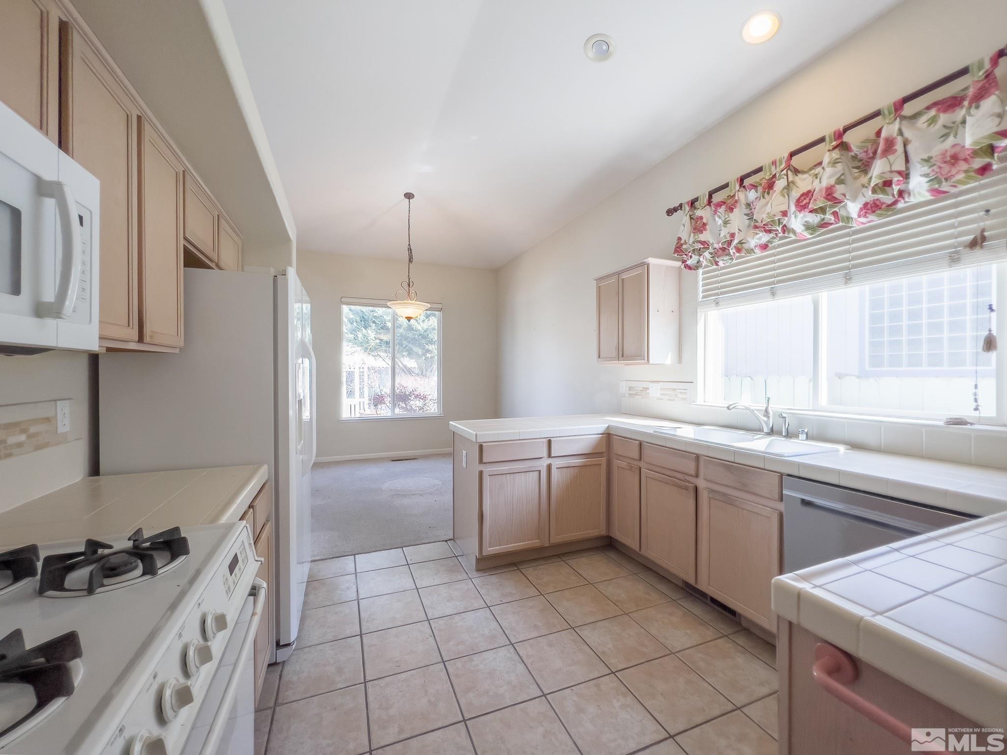 1465 Autumn Reno, NV 89511 - Photo 6 of 18 Photo 6