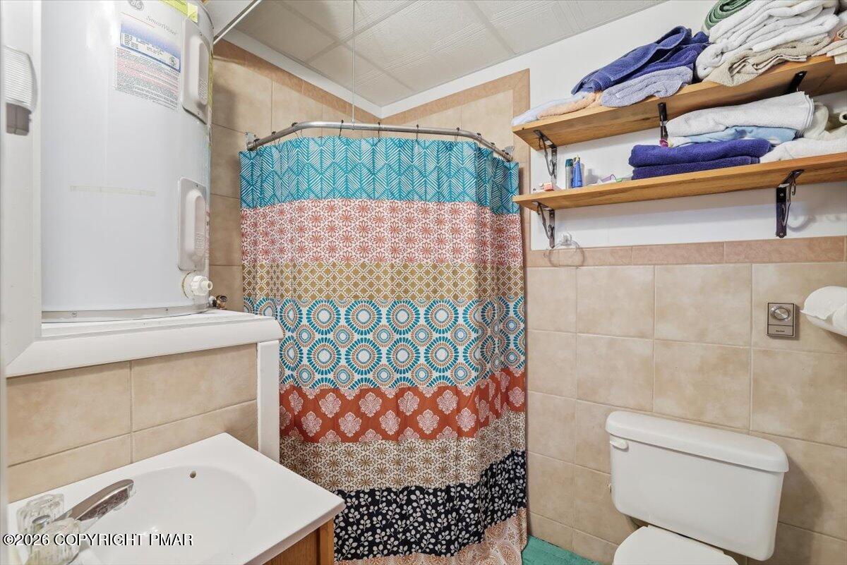 47 Red Wing Path Gouldsboro, PA 18424 - Photo 32 of 51 a bathroom with a toilet and a shower