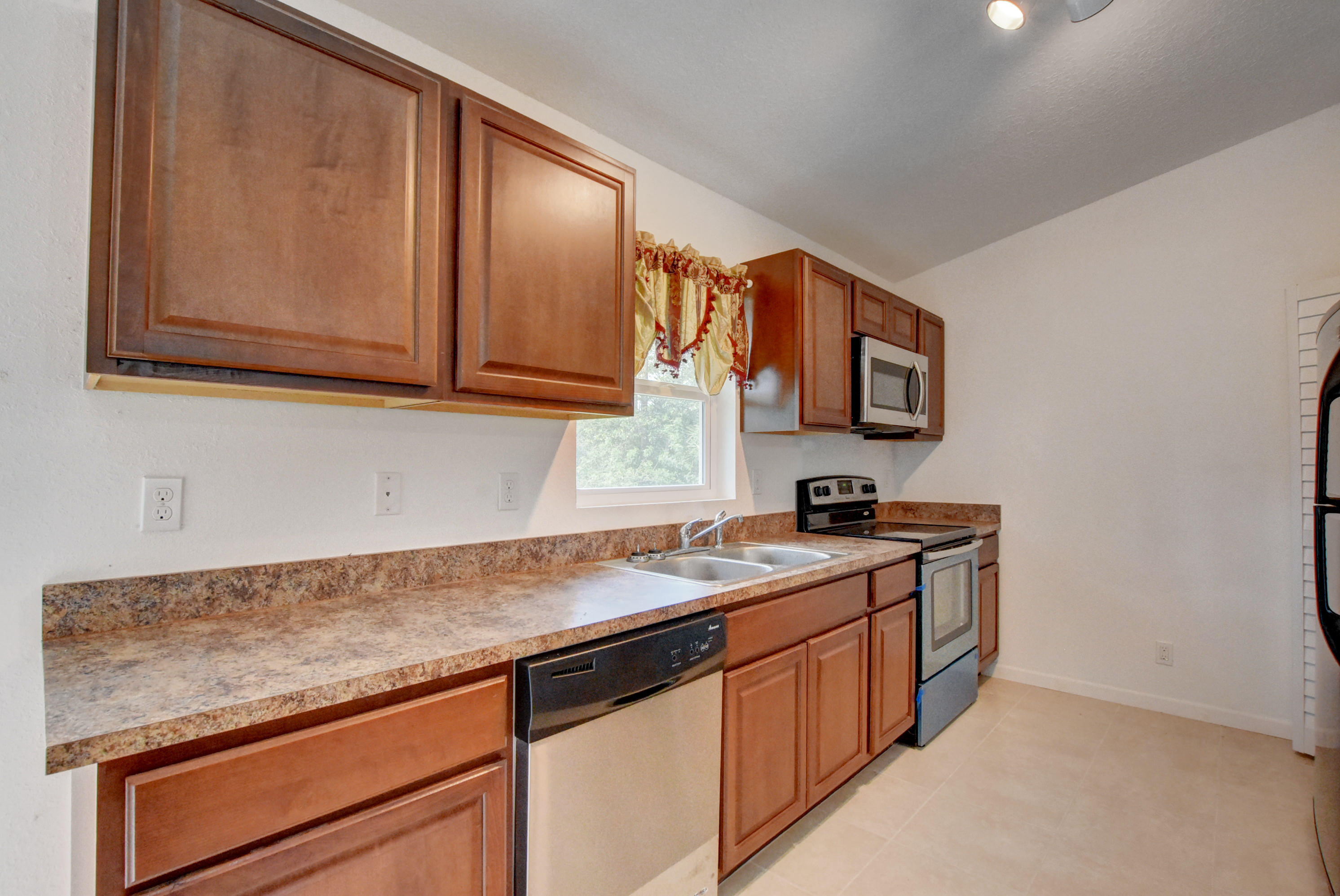 17184 63rd Road North Loxahatchee, FL 33470 - Photo 6 of 36 Kitchen