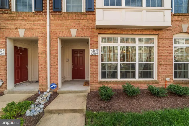 $509,000 | 42601 Cardinal Trace Terrace, Brambleton, VA 20148