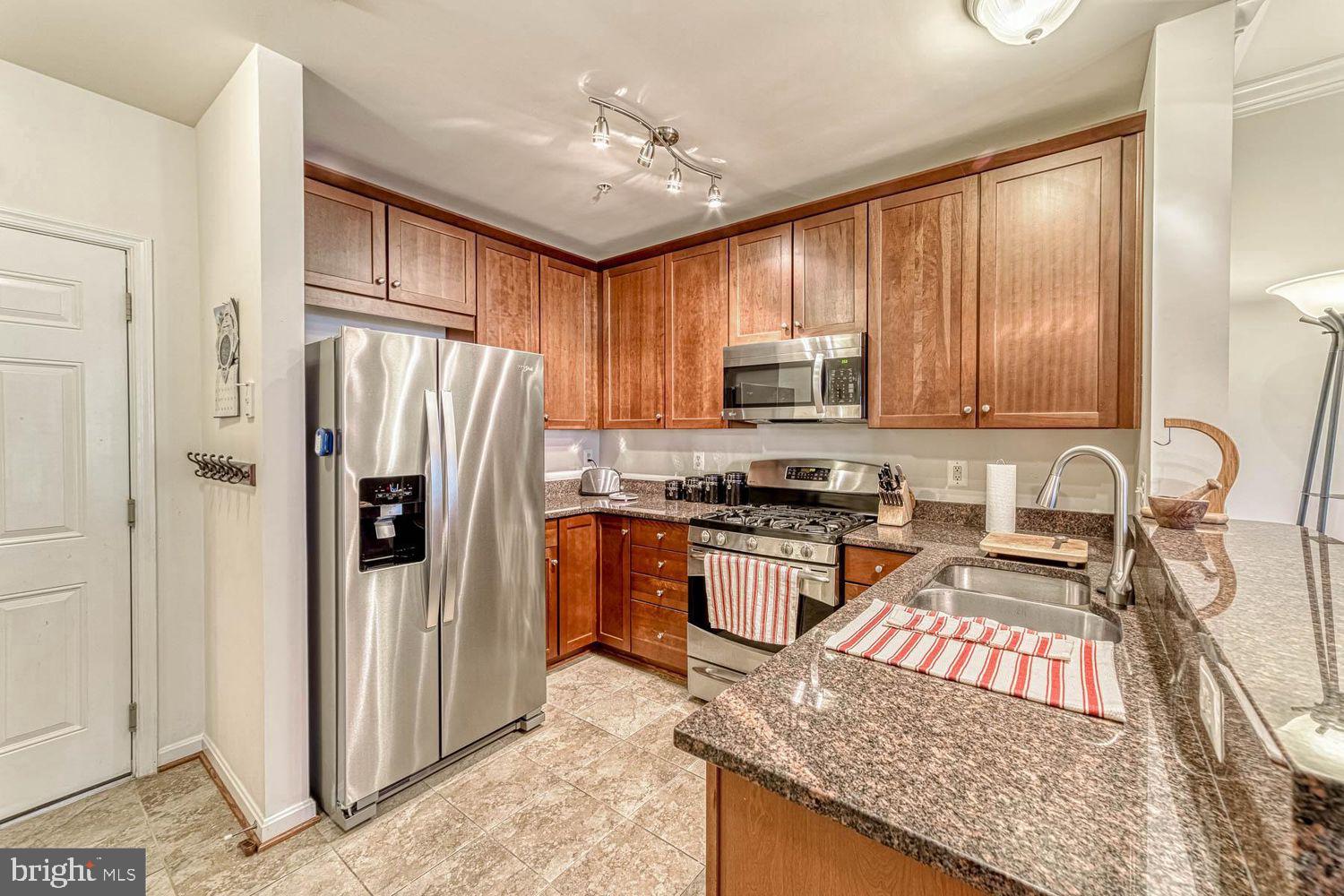 42601 Cardinal Trace Terrace Brambleton, VA 20148 - Photo 3 of 17