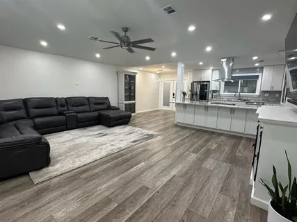 $329,000 | 208 Bedford Street, Laplace, LA 70068