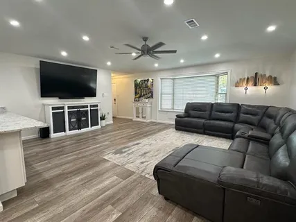 $329,000 | 208 Bedford Street, Laplace, LA 70068