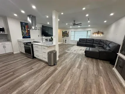 $329,000 | 208 Bedford Street, Laplace, LA 70068