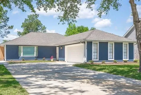$329,000 | 208 Bedford Street, Laplace, LA 70068