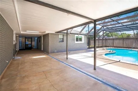 $329,000 | 208 Bedford Street, Laplace, LA 70068