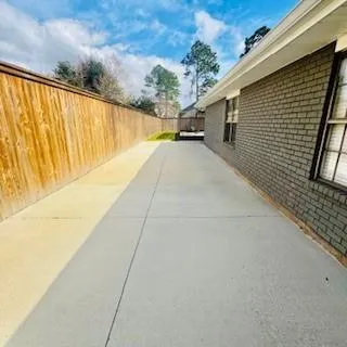 $329,000 | 208 Bedford Street, Laplace, LA 70068