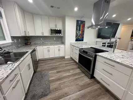 $329,000 | 208 Bedford Street, Laplace, LA 70068