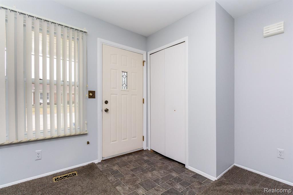 17440 Rudgate Street Southgate, MI 48195 - Photo 4 of 29