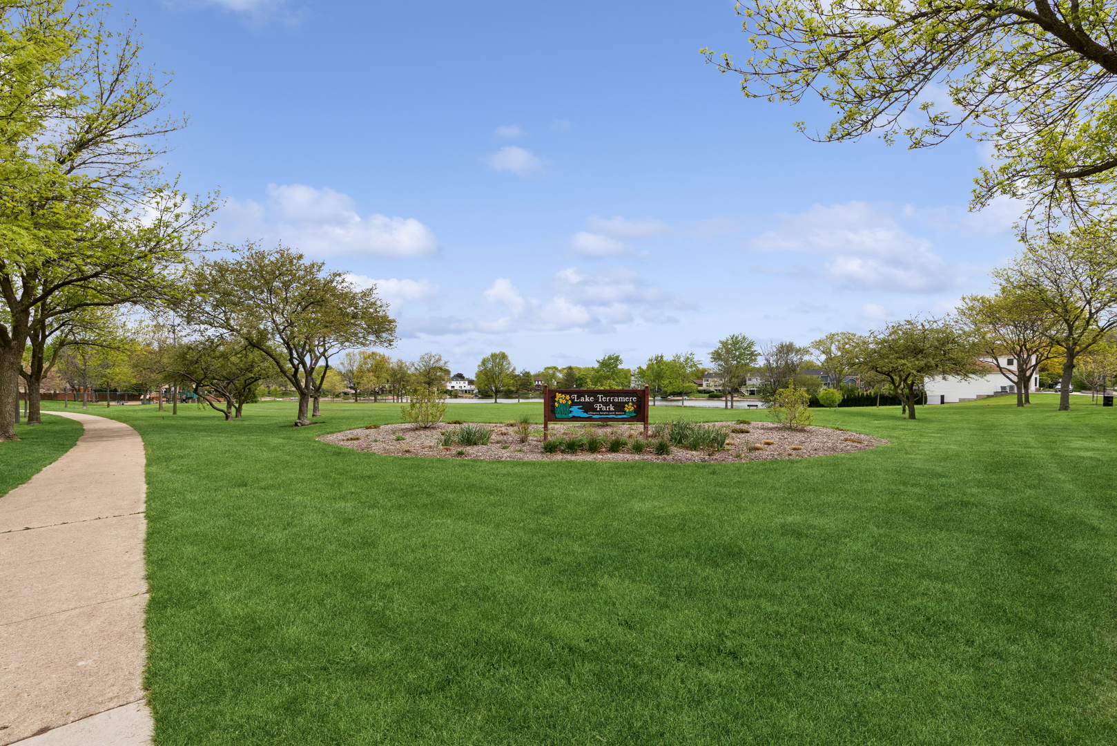 2213 West Nichols Road, Unit B Arlington Heights, IL 60004 - Photo 20 of 23 a view of a park with large trees