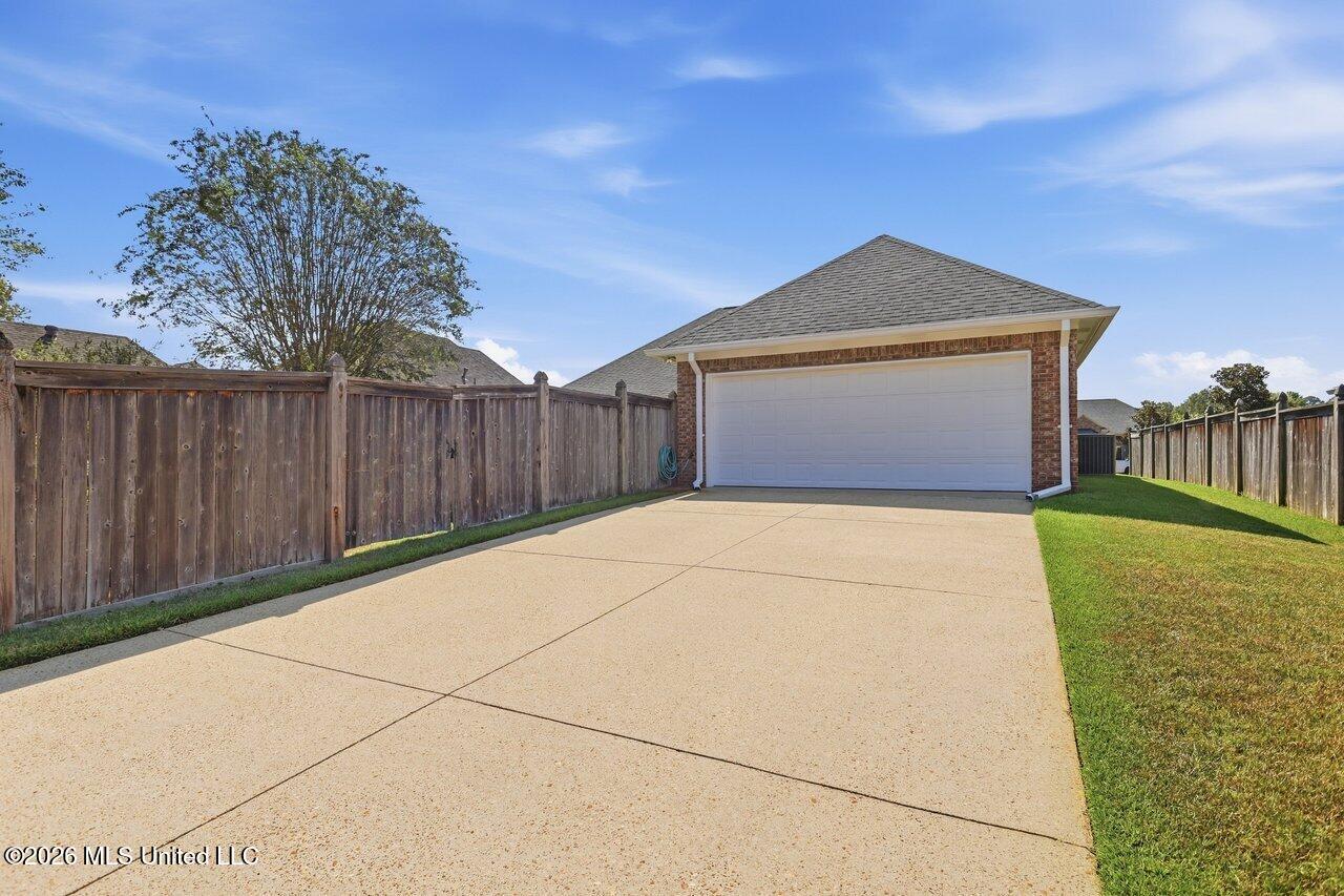 253 Belle Rose Circle Madison, MS 39110 - Photo 34 of 34 253 Belle Rose Cir Hometoursms.com 34
