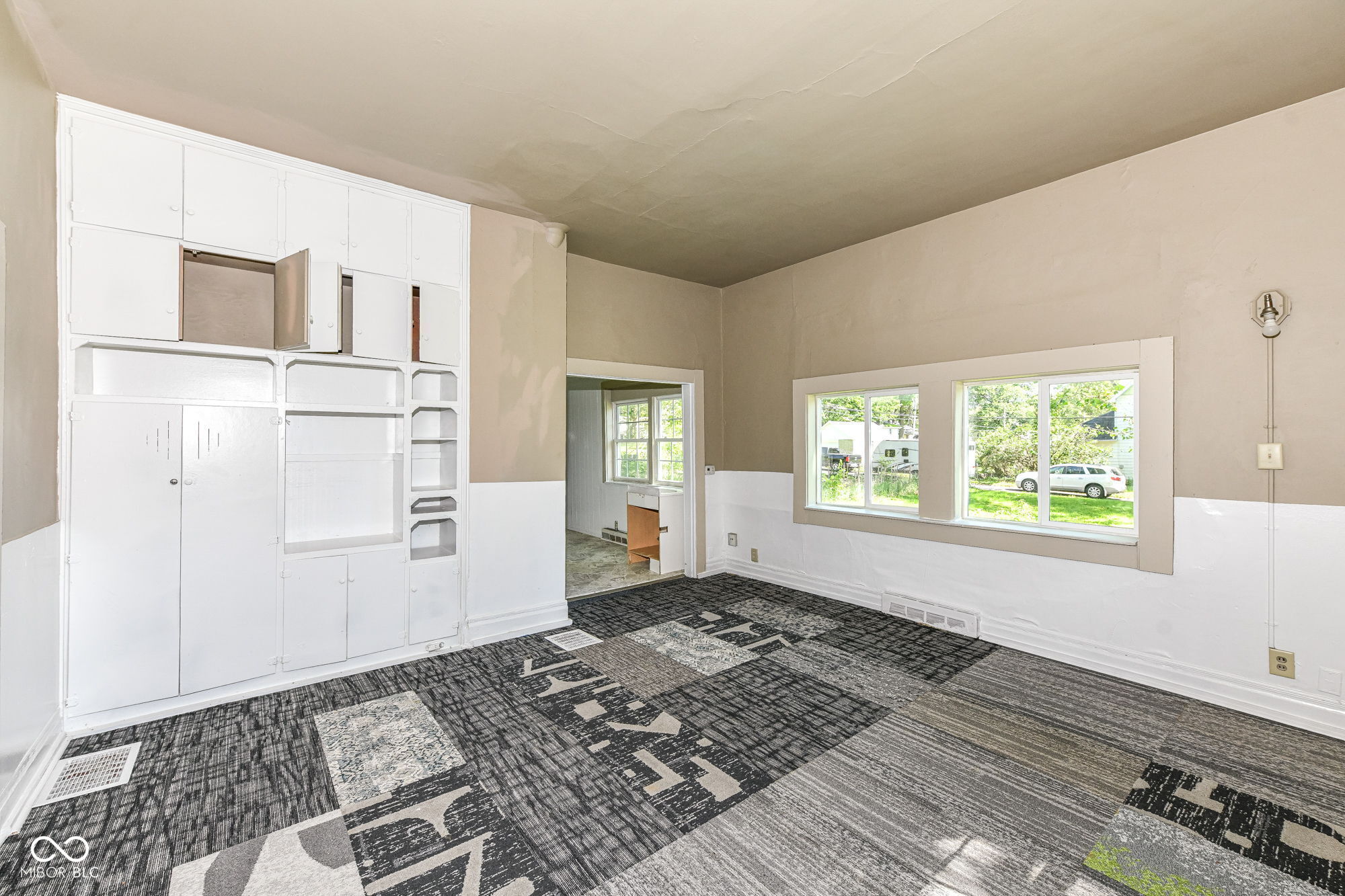 816 Chestnut Street Anderson, IN 46012 - Photo 4 of 24