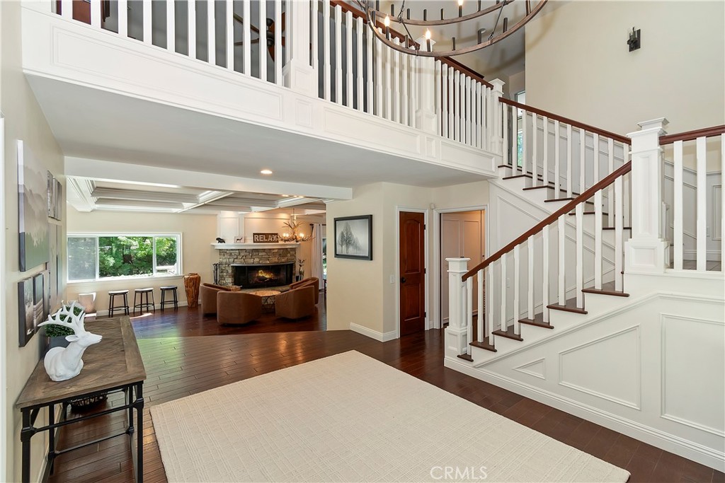 28411 North Shore Road Lake Arrowhead, CA 92352 - Photo 9 of 66 Foyer