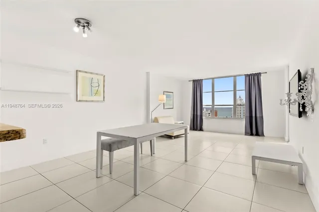 $2,800 | 4101 Pine Tree Drive, Unit 1420, Miami Beach, FL 33140