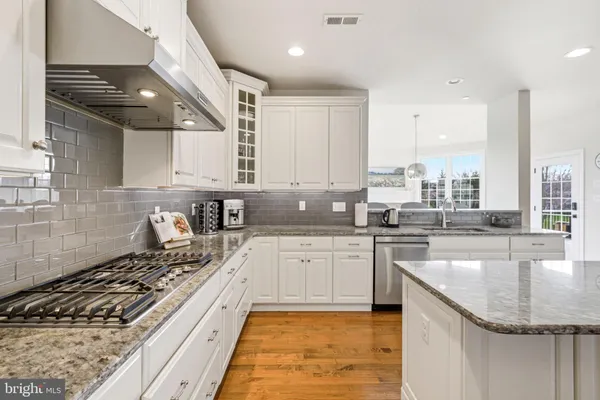 $1,845,000 | 305 Greenbank Lane, Newtown Square, PA 19073