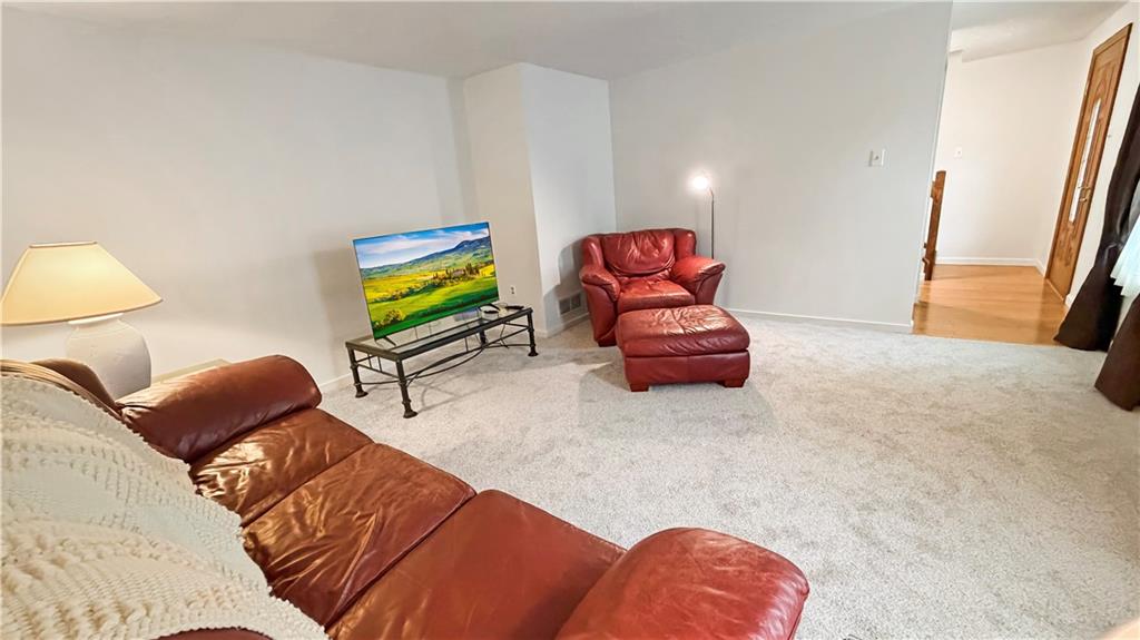 103 Lakeview Drive McKees Rocks, PA 15136 - Photo 5 of 44 Gallery Image 5