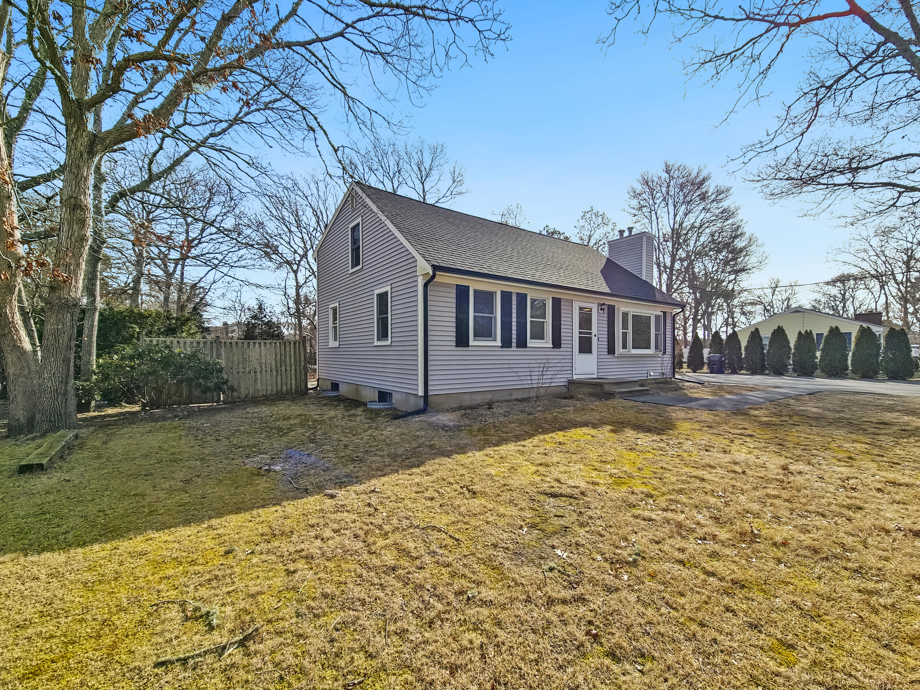 22 St Joseph Street Barnstable, MA 02601 - Photo 4 of 27 04