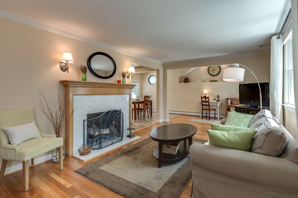 21 Robin Road Wakefield, MA 01880 - Photo 4 of 30 Gallery Image 4