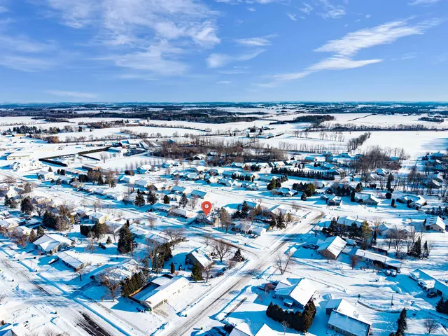 $304,900 | 1506 Coolidge Street, New Holstein, WI 53061