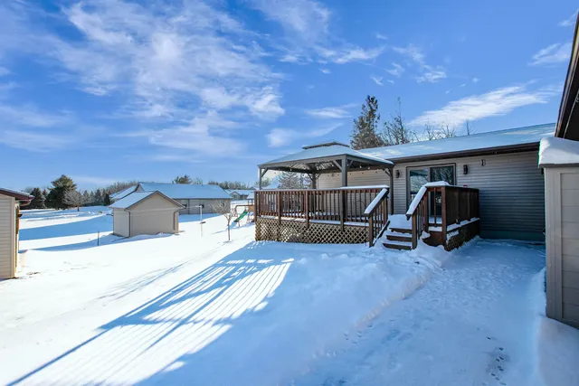 $304,900 | 1506 Coolidge Street, New Holstein, WI 53061