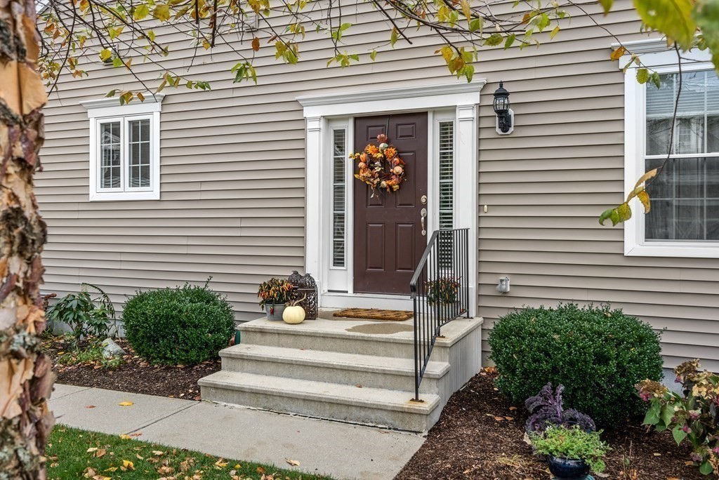 8 Kelly Way, Unit 8 Canton, MA 02021 - Photo 4 of 40 Gallery Image 4