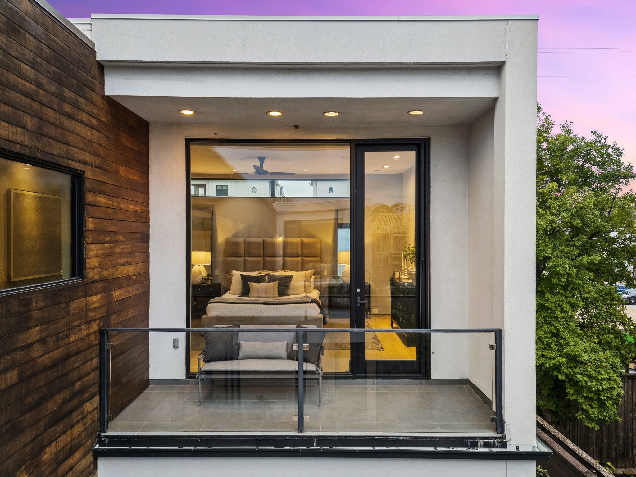 2332 Wroxton Road Houston, TX 77005 - Photo 30 of 50 a living room with furniture